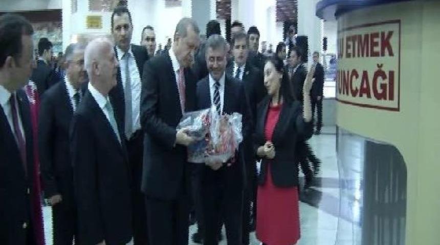 Erdoğan Suriyeli &Ccedil;ocuklar I&ccedil;in Oyuncak Kampanyasına Katıldı