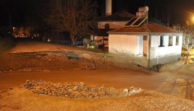 Sel Su Baskınlarına Neden Oldu 2