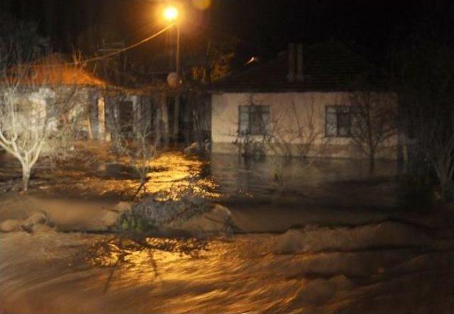 Sel Su Baskınlarına Neden Oldu 3
