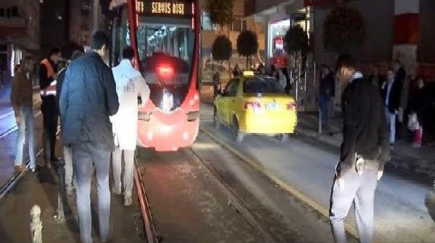 4 Yaşındaki Suriyeli &Ccedil;ocuk Tramvay Altında Kalarak &Ouml;ld&uuml;