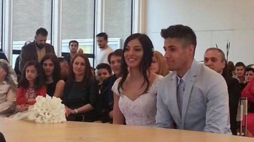 Kayserispor&rsquo;un Başarılı Futbolcusu Alper Uludağ, D&uuml;nya Evine Girdi