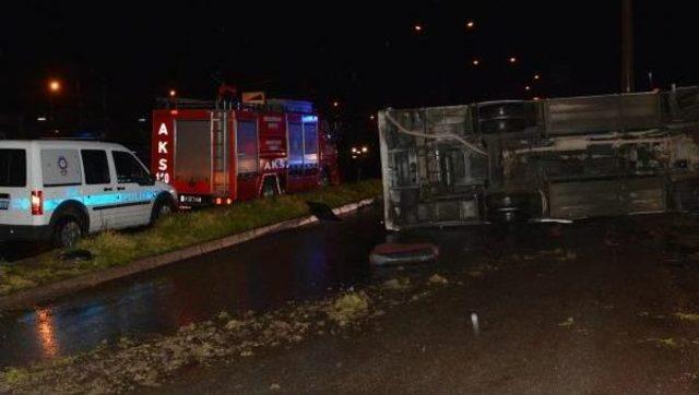 Turgutlu'da Servis Midibüsü Devrildi: 1 Ölü, 11 Yaralı