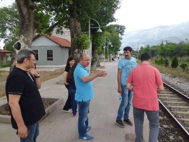 Horozköy Tren İstasyonu Tcdd Tarafından Yunusemre Belediyesine Kiraya Verildi