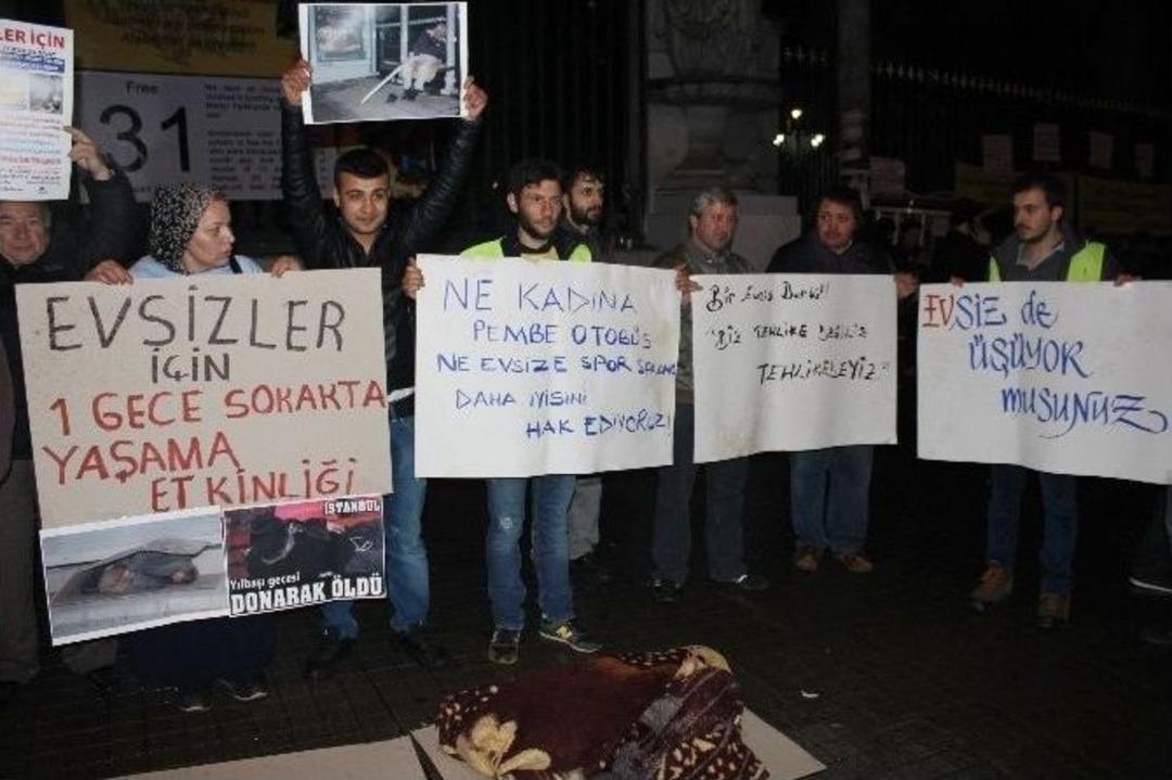 Şefkat-der&rsquo;den Evsizler İ&ccedil;in Bir Gece Sokakta Yaşama Etkinliği