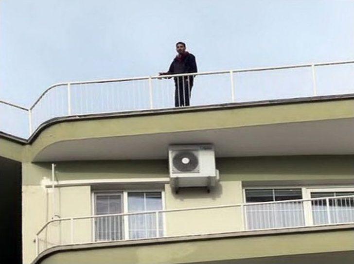 (özel Haber) Bunalıma Giren Genç 10 Katlı Binadan Atladı G2