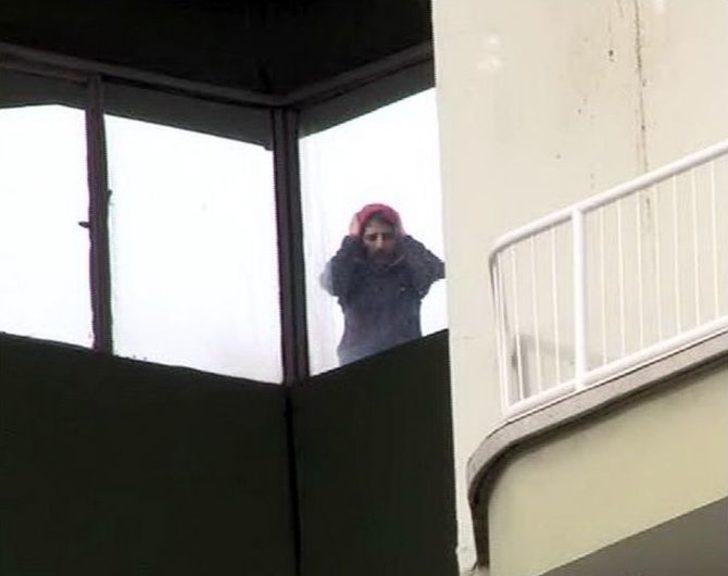 (özel Haber) Bunalıma Giren Genç 10 Katlı Binadan Atladı G5