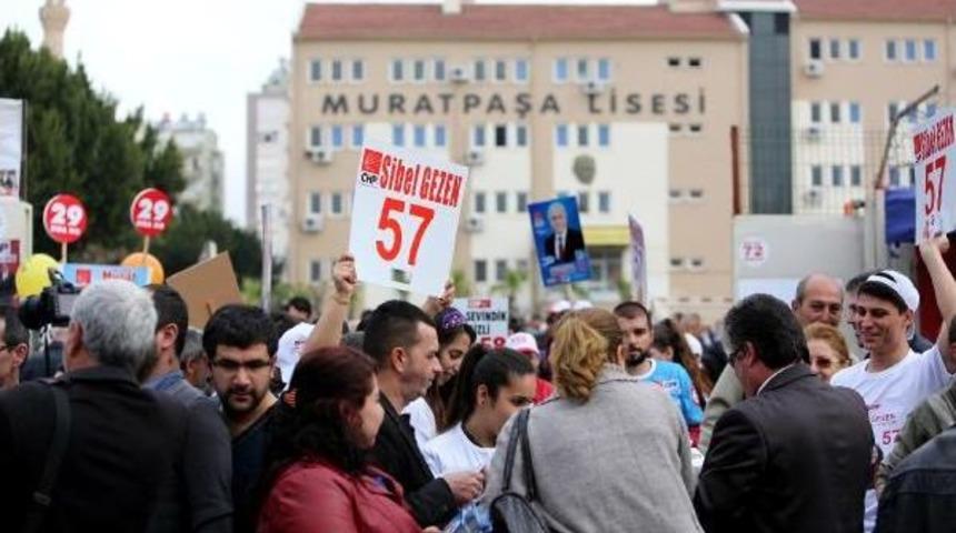 Antalya'da Chp &Ouml;nse&ccedil;imine B&uuml;y&uuml;k Ilgi