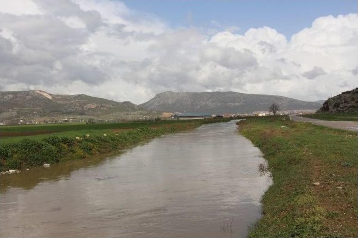 Ona&ccedil; Barajı Taştı, Kestel Ovası Sular Altında Kaldı