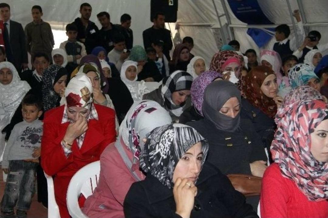 Suriyeli &Ccedil;ocukların Oyunu Ağlattı