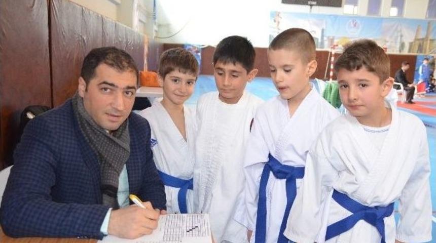 Karate Ligi Başladı