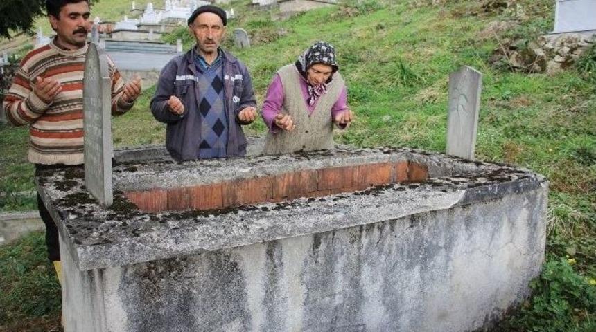 Askerde Kaza Sonucu &Ouml;len Askerin Ailesi Şehitlik İstiyor