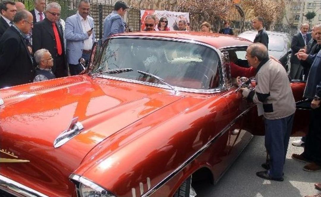 Yaşlılar Gen&ccedil;liklerine D&ouml;nd&uuml;ler