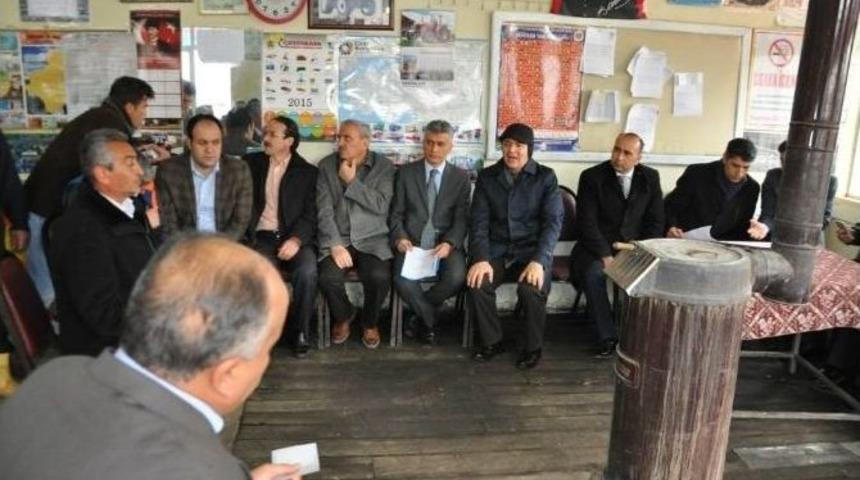 Vali G&uuml;ner Sandıklı&rsquo;da Sel Felaketinin Yaşandığı B&ouml;lgede İncelemelerde Bulundu