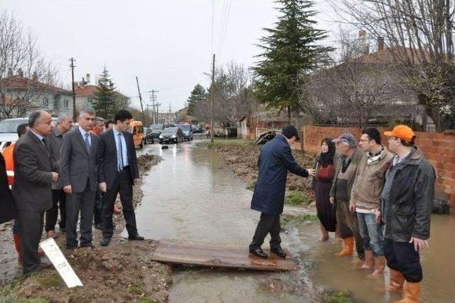 Vali Güner Sandıklı’da Sel Felaketinin Yaşandığı Bölgede İncelemelerde Bulundu