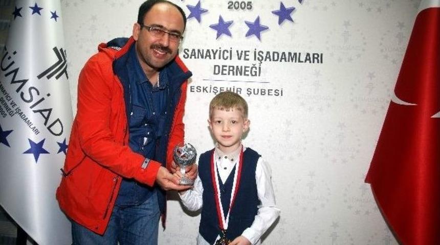 Geleceğin Şampiyonuna &Ouml;d&uuml;l