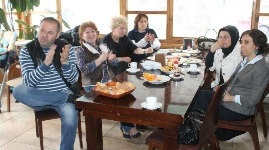 Eğitim Bir-sen &Uuml;yeleri Kahvaltıda Bir Araya Geldi