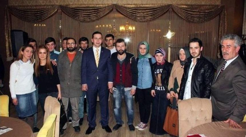 Ak Parti Trabzon Milletvekili Aday Adayı Avukat Salih Cora: &ldquo;gen&ccedil;lerin Siyasette Yeri Yedek Kul&uuml;besi Değil İlk 11 Olmalı&rdquo;