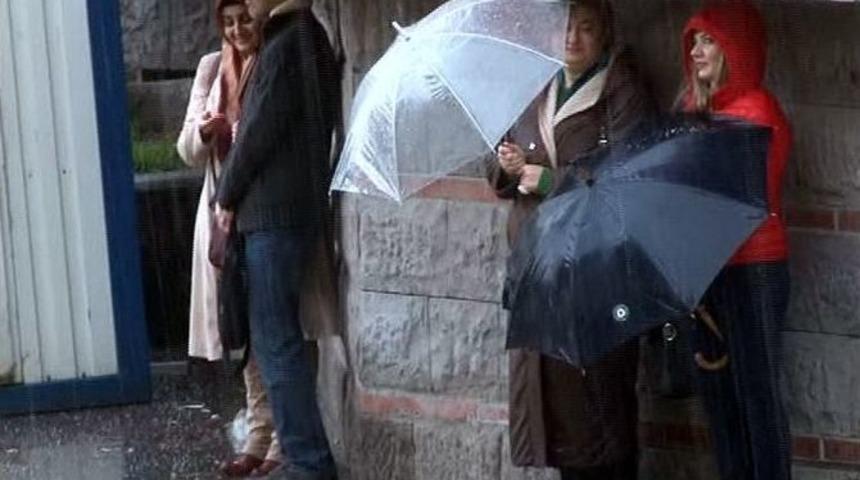 Ankara&rsquo;da Dolu Yağışı Etkili Oldu