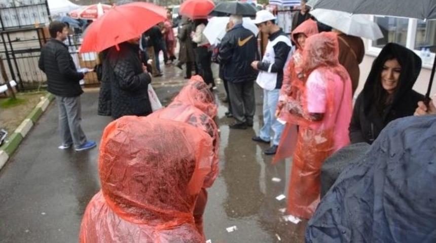 Chp Aday Adaylarından &Ouml;n Se&ccedil;im &Ouml;ncesi Lokma İkramı