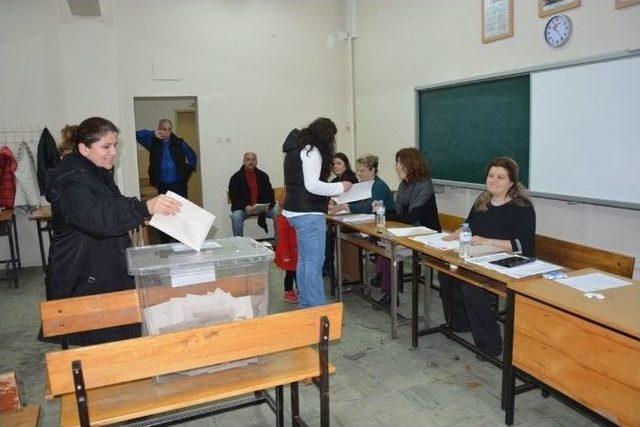 Chp Aday Adaylarından Ön Seçim Öncesi Lokma İkramı