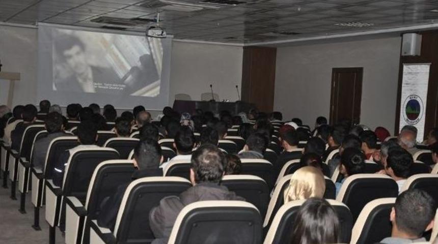 Siirt&rsquo;te &rsquo;&ouml;l&uuml; Ve Diri&rsquo; Konulu Belgesel İzletildi