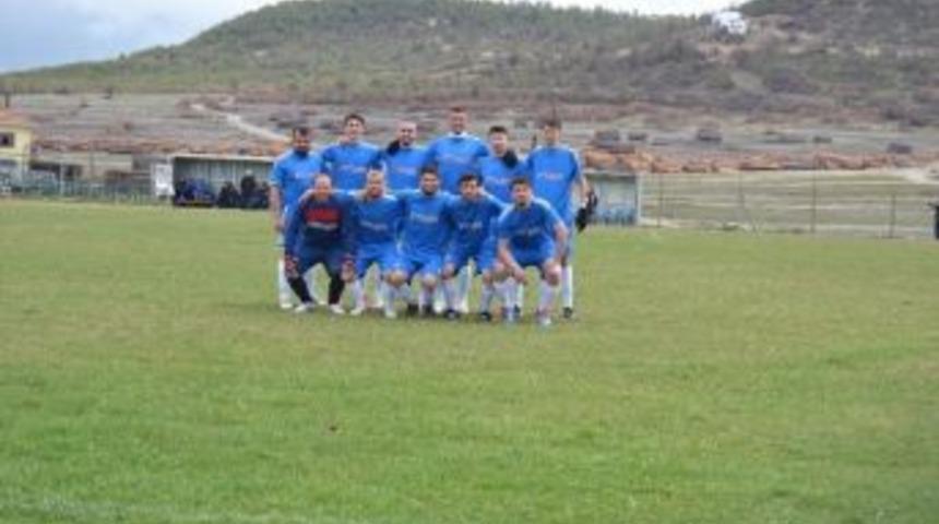 Hisarcık Belediyespor Liderliğini Korudu