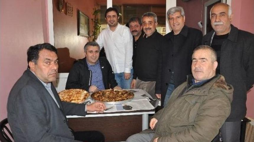 Kaymakam &Uuml;naldı 12 Yıl &Ouml;nce G&ouml;rev Yaptığı İl&ccedil;eyi Ziyaret Etti