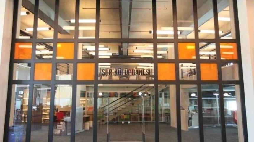 Nil&uuml;fer Şiir K&uuml;t&uuml;phanesi 3. Yaşını Kutluyor