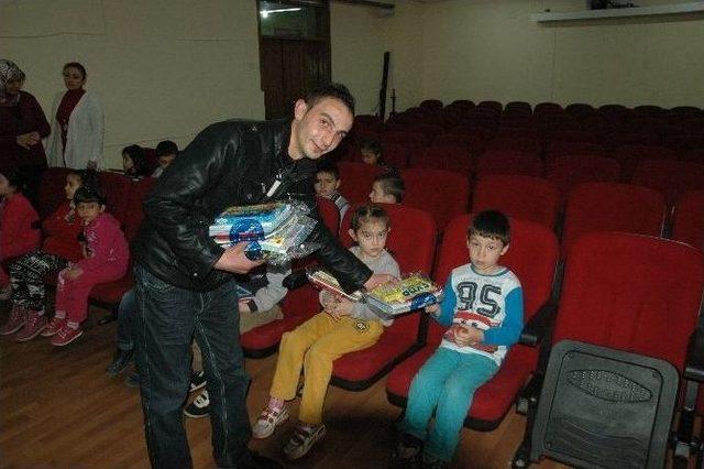 Kas-kon Gen&ccedil;lik Kolları K&uuml;re&rsquo;deki &Ouml;ğrencilere Yardım Elini Uzattı 1