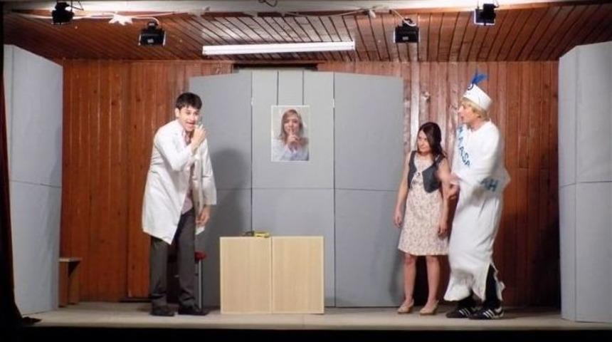 Ulus&rsquo;ta D&uuml;nya Tiyatro G&uuml;n&uuml; Coşkuyla Kutlandı