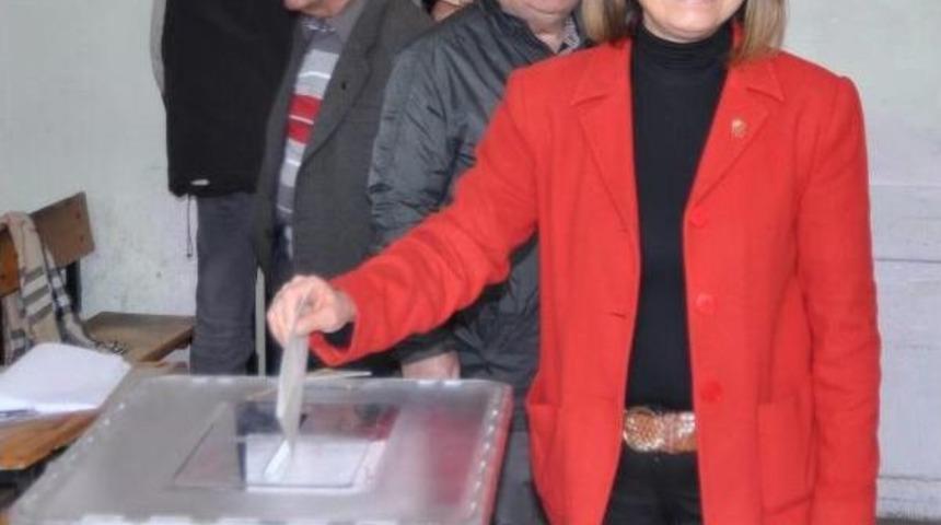 Uşak'ta, Ekonominin &Ouml;nemine Değinen Adaylar &Ouml;ne &Ccedil;ıktı