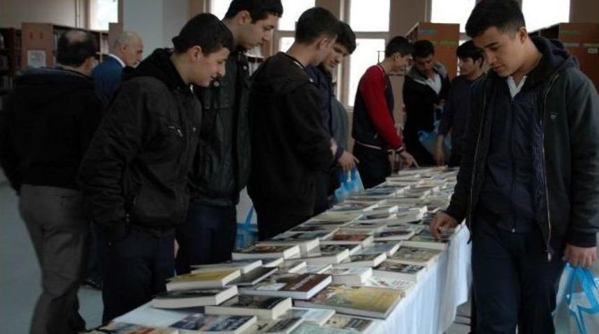 Bitlis&rsquo;te 51. K&uuml;t&uuml;phane Haftası Kutlamaları