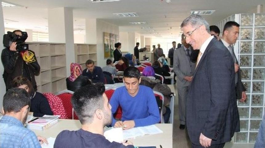 Yenilenen Elazığ İl Halk K&uuml;t&uuml;phanesi A&ccedil;ıldı