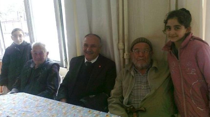 Ortaokul &Ouml;ğrencilerinden Huzurevi Ziyareti