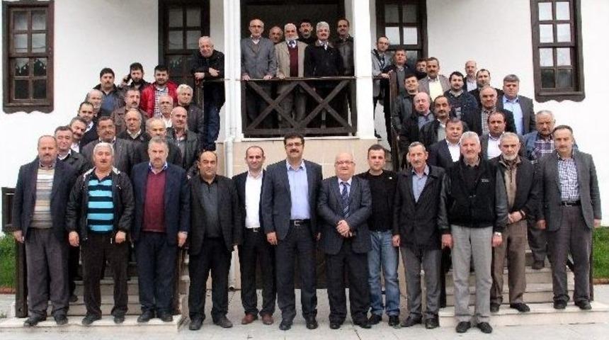 Bozkurt Mhp&rsquo;den Muhtarlara Yemek