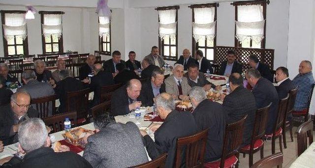 Bozkurt Mhp’den Muhtarlara Yemek