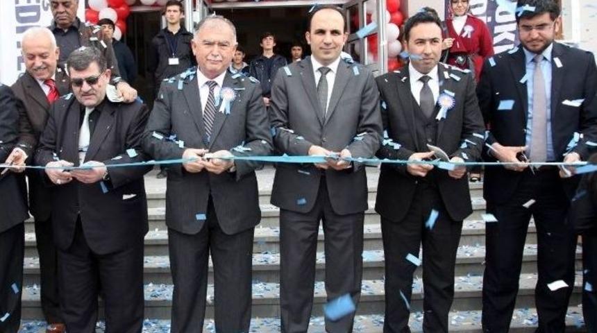 Sel&ccedil;uklu Belediyesi&rsquo;nden 5 Okula K&uuml;t&uuml;phane