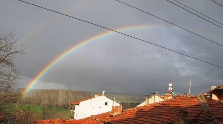 G&ouml;kkuşağı B&uuml;y&uuml;ledi