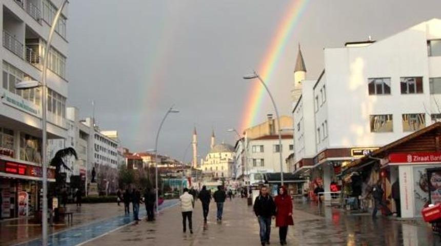 Yağmurun Ardındanh &Ccedil;ift G&ouml;kkuşağı G&uuml;zelliği