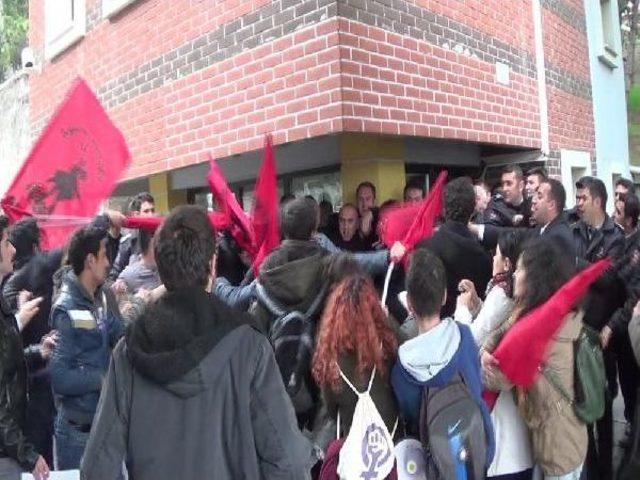 Anadolu Üniversitesi'nde Öğrenci Ve Özel Güvenlik Gerginliği