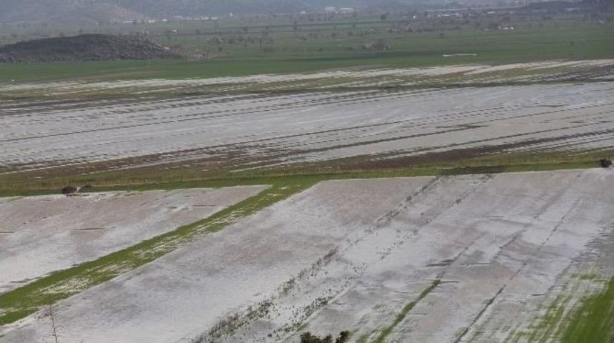 Bucak&rsquo;ta Tarım Arazileri Sular Altında Kaldı