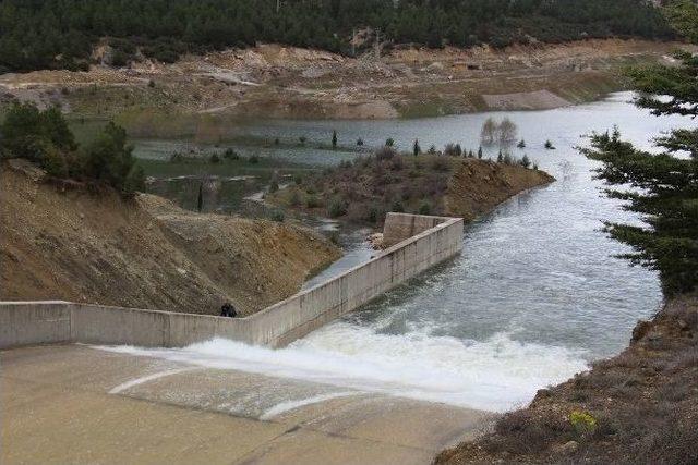 Bucak’ta Tarım Arazileri Sular Altında Kaldı