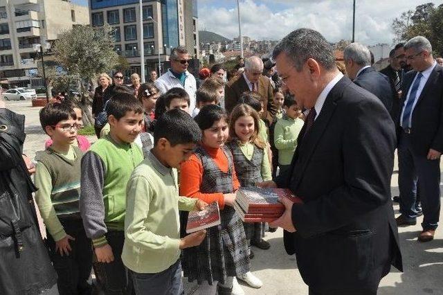 Kuşadası’nda Kütüphane Haftası Kutlamaları