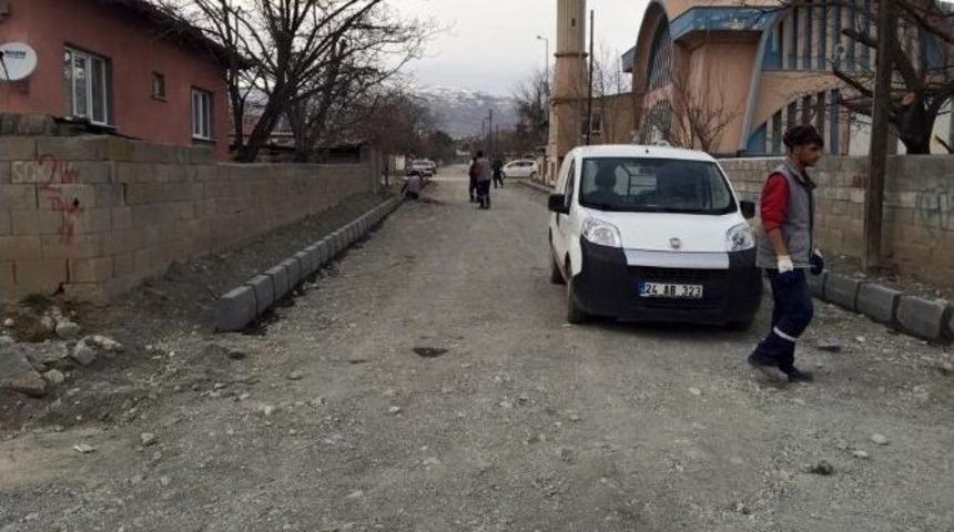 Asfalt &Ccedil;alışmaları Devam Ediyor