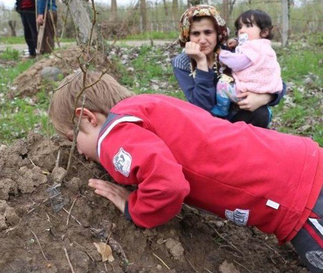 Kanala Düşen Çocuk Öldü, 'suyu Farketmedim' Diyen Şoför Tahliye Oldu