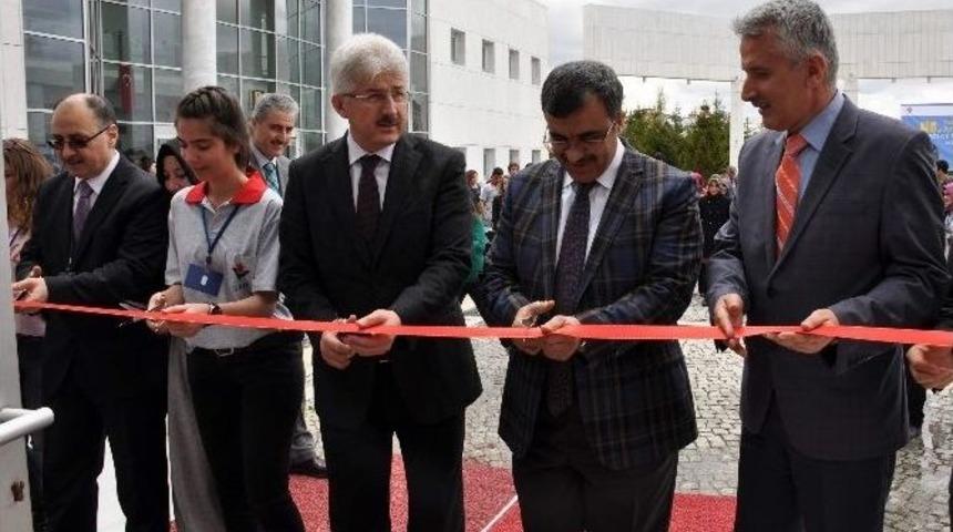 T&uuml;bitak B&ouml;lge Yarışmaları Sergisi A&ccedil;ıldı