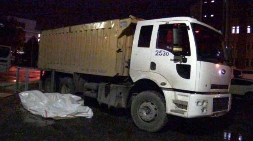 Kamyondan 250 Bin Paket Ka&ccedil;ak Sigara &Ccedil;ıktı