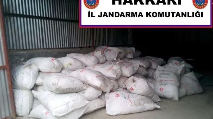 Hakkari&rsquo;de 15 Ton Ka&ccedil;ak &Ccedil;ay Ele Ge&ccedil;irildi