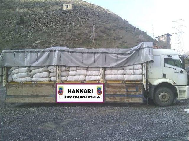 Hakkari’de 15 Ton Kaçak Çay Ele Geçirildi