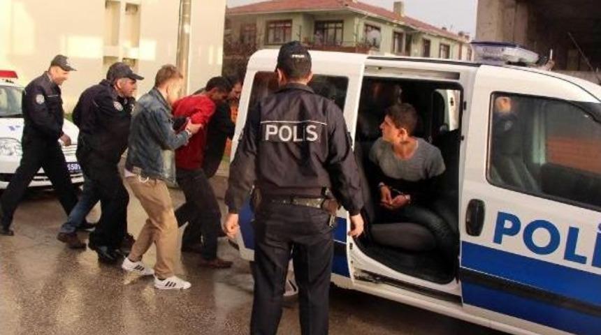 Kurusıkı Tabancalı Magandalar Kovalamacada Yakalandı